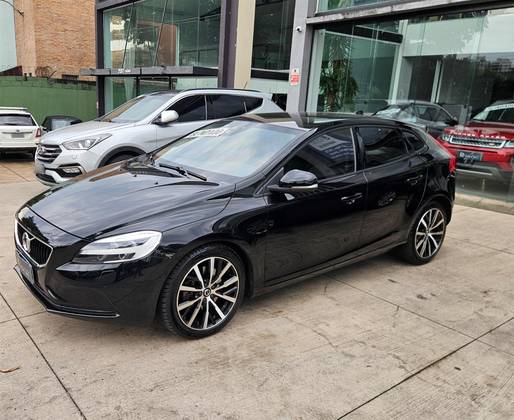 VOLVO V40 2.0 T4 MOMENTUM GASOLINA 4P AUTOMÁTICO
